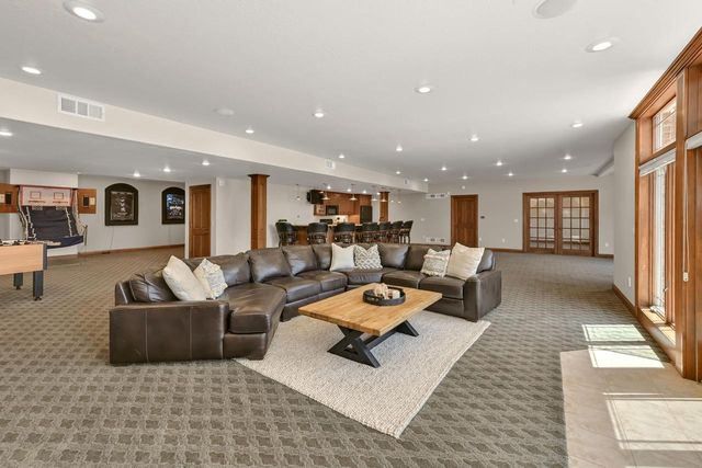 3277 N Canterbury LANE, Oconomowoc, WI 53066