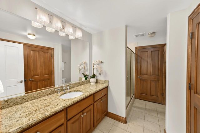 3277 N Canterbury LANE, Oconomowoc, WI 53066