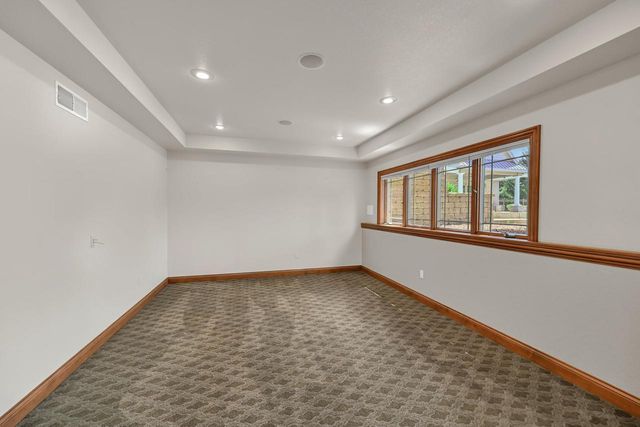 3277 N Canterbury LANE, Oconomowoc, WI 53066
