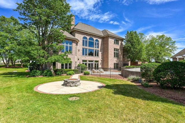 3277 N Canterbury LANE, Oconomowoc, WI 53066