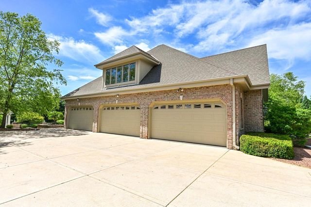 3277 N Canterbury LANE, Oconomowoc, WI 53066