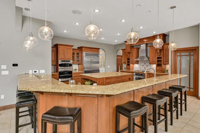 3277 N Canterbury LANE, Oconomowoc, WI 53066