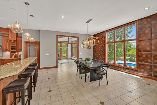 3277 N Canterbury LANE, Oconomowoc, WI 53066