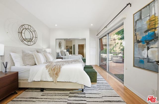 612 S Barrington Avenue 213, Los Angeles, CA 90049