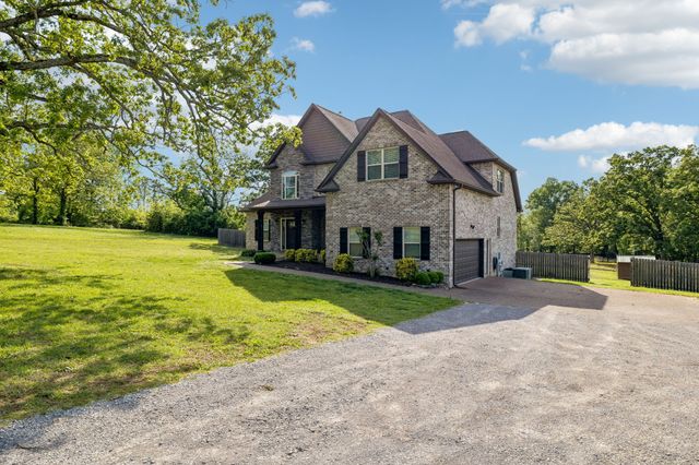 402 Lovers Ln, Lebanon, TN 37087