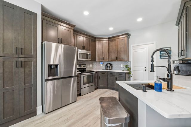 402 Lovers Ln, Lebanon, TN 37087