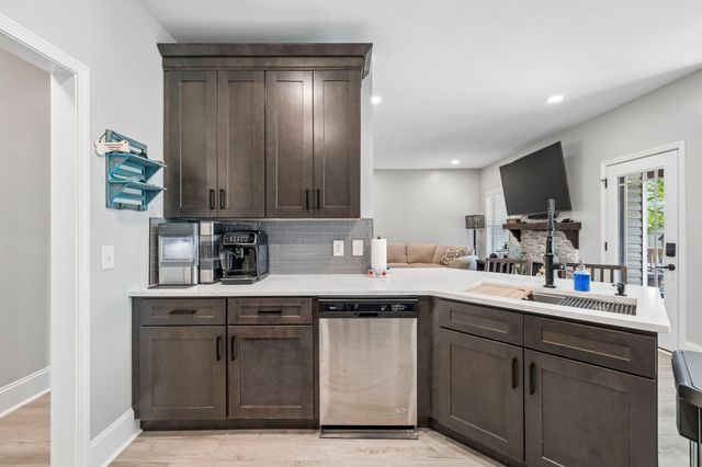 402 Lovers Ln, Lebanon, TN 37087