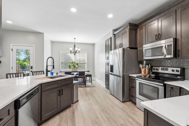 402 Lovers Ln, Lebanon, TN 37087