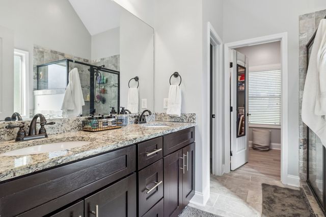 402 Lovers Ln, Lebanon, TN 37087
