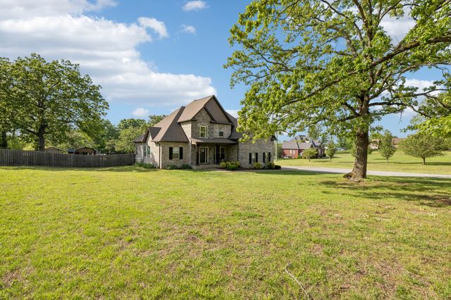 402 Lovers Ln, Lebanon, TN 37087