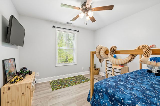 402 Lovers Ln, Lebanon, TN 37087