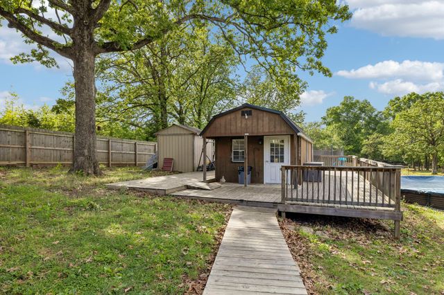 402 Lovers Ln, Lebanon, TN 37087