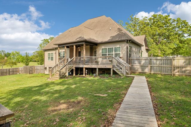 402 Lovers Ln, Lebanon, TN 37087