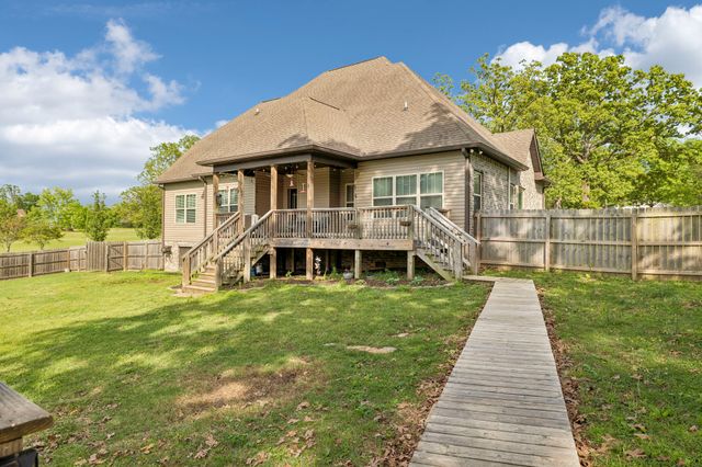 402 Lovers Ln, Lebanon, TN 37087