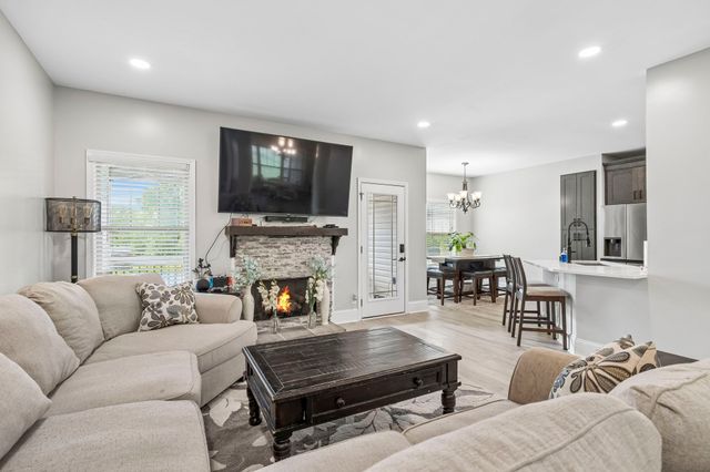 402 Lovers Ln, Lebanon, TN 37087