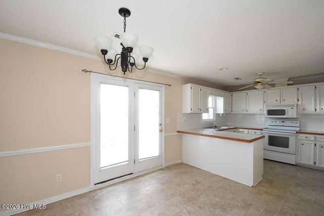 3818 Sterling Pointe Drive J1, Winterville, NC 28590