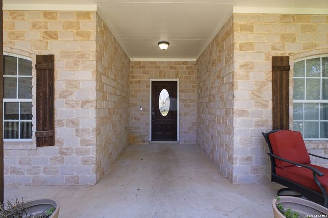 313 Howard Dr, Devine, TX 78016