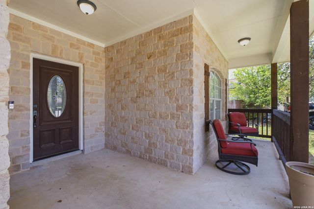 313 Howard Dr, Devine, TX 78016