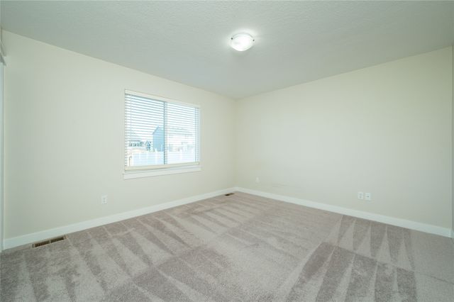 212 12th Court NW, Bondurant, IA 50035