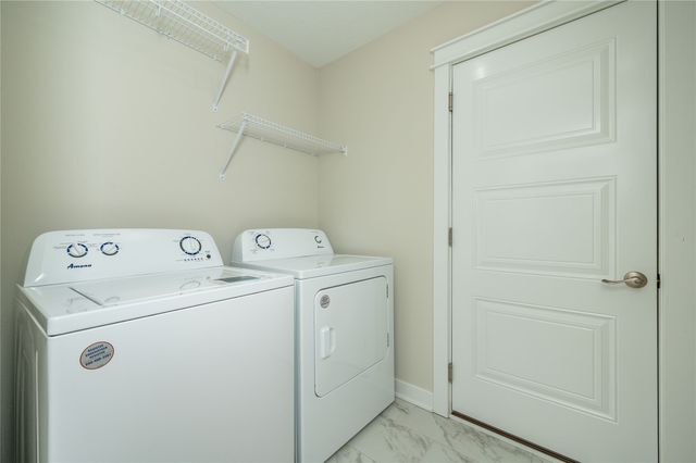 212 12th Court NW, Bondurant, IA 50035