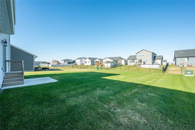 212 12th Court NW, Bondurant, IA 50035