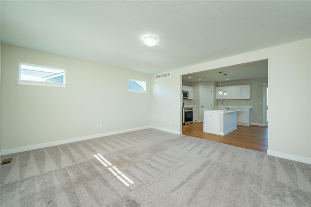 212 12th Court NW, Bondurant, IA 50035