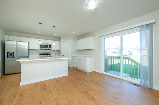 212 12th Court NW, Bondurant, IA 50035