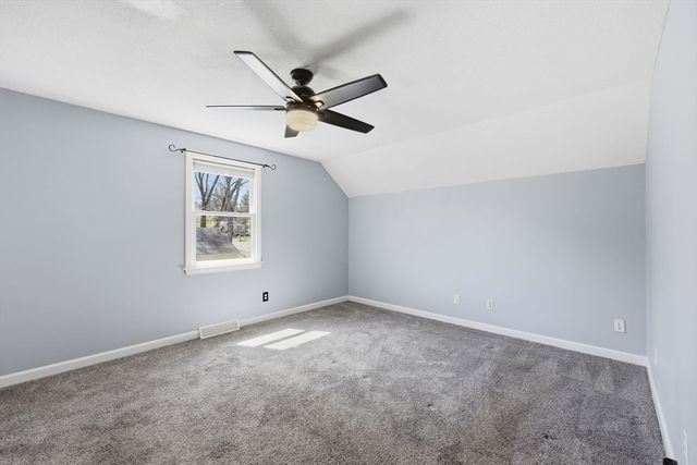 33 Winding Ln, Springfield, MA 01118