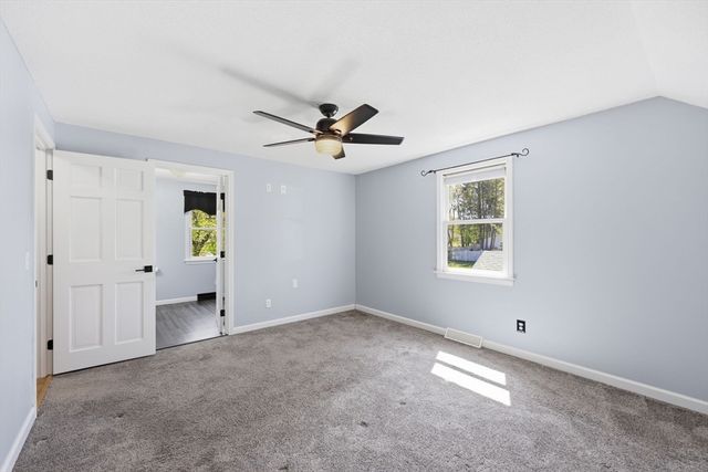 33 Winding Ln, Springfield, MA 01118
