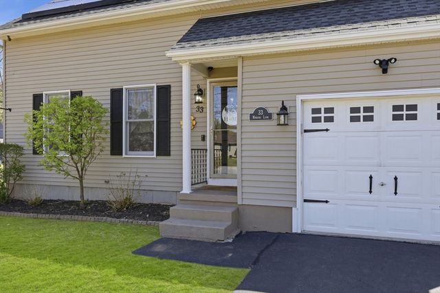 33 Winding Ln, Springfield, MA 01118