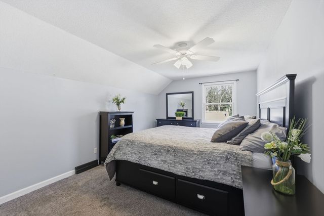 33 Winding Ln, Springfield, MA 01118