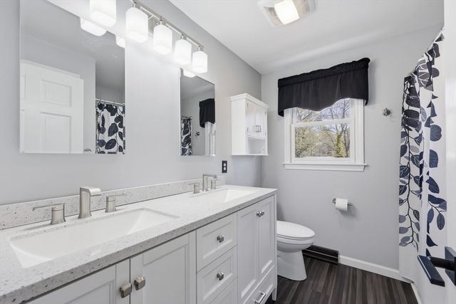33 Winding Ln, Springfield, MA 01118