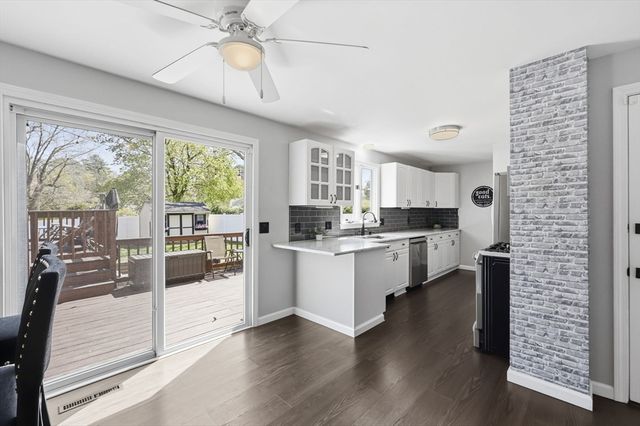 33 Winding Ln, Springfield, MA 01118