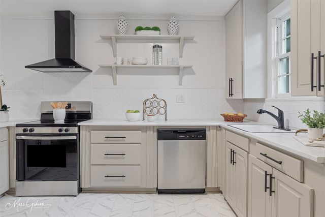 427 Elgin Street, Mooringsport, LA 71060