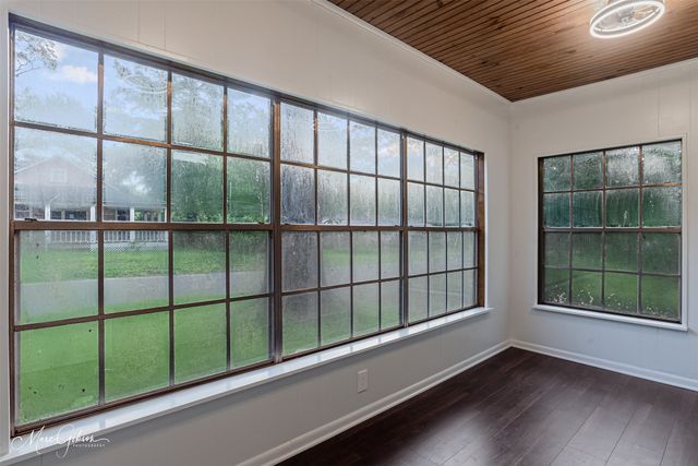 427 Elgin Street, Mooringsport, LA 71060