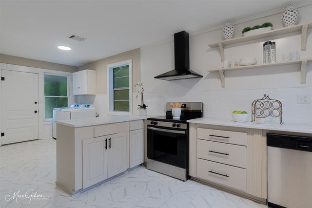427 Elgin Street, Mooringsport, LA 71060