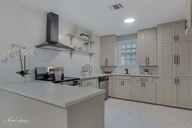427 Elgin Street, Mooringsport, LA 71060