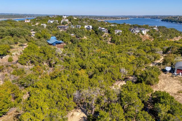 19512 Fisher LN, Spicewood, TX 78669