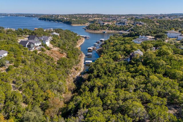 19512 Fisher LN, Spicewood, TX 78669