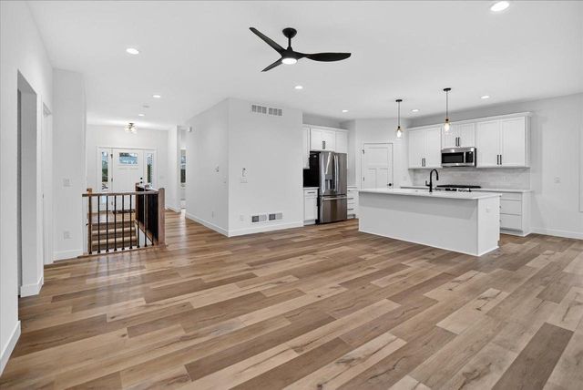 5617 Glorious Drive, Madison, WI 53718