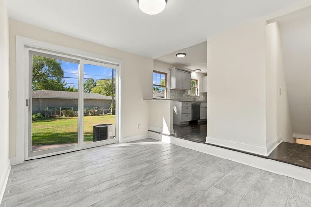 8616 1st Avenue S, Bloomington, MN 55420
