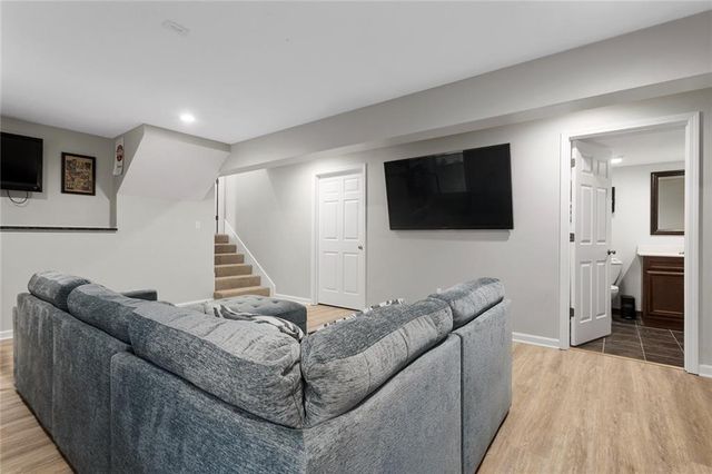 8423 N Paris Court, Kansas City, MO 64153