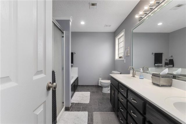 8423 N Paris Court, Kansas City, MO 64153
