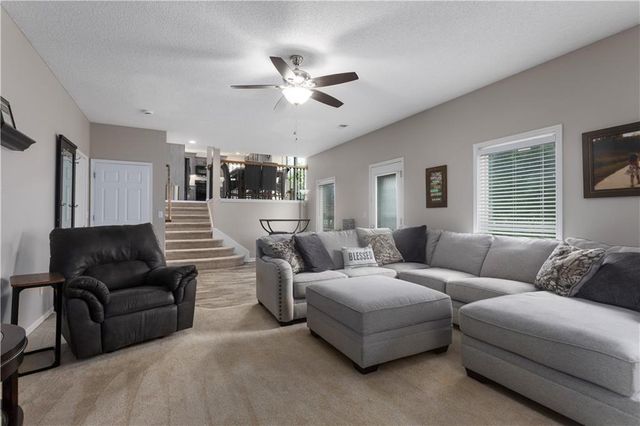 8423 N Paris Court, Kansas City, MO 64153
