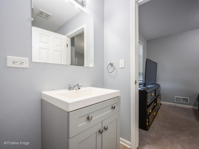 15709 Lexington Avenue, Harvey, IL 60426