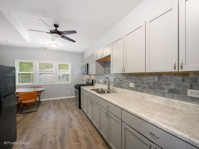 15709 Lexington Avenue, Harvey, IL 60426