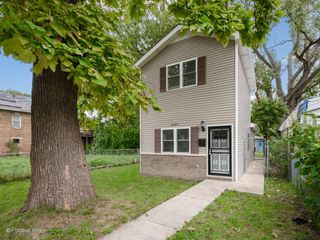 15709 Lexington Avenue, Harvey, IL 60426