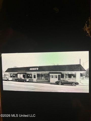 1067 Division Street, Biloxi, MS 39530