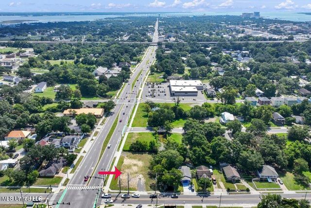 1067 Division Street, Biloxi, MS 39530