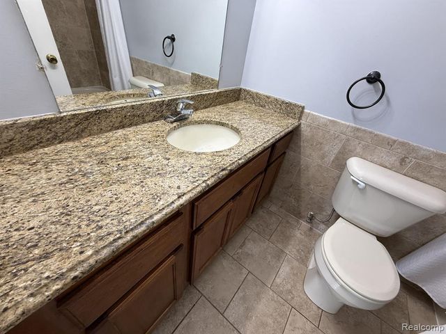 8162 24 Mile Rd, Shelby Twp, MI 48316